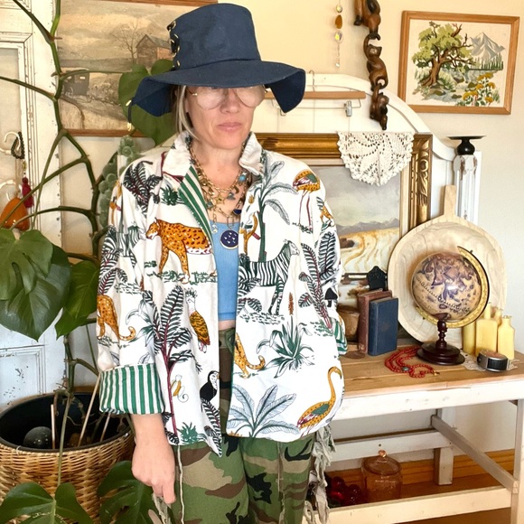 #81 New! Jungle Jynx Velvet Suzani Style Jacket With Stripped Lining - Picture 4 of 8